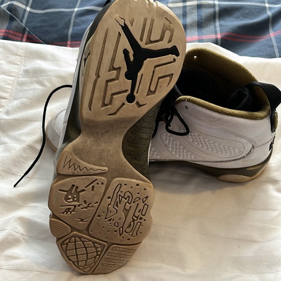 Nike Air Jordan’s Size 12 - Picture 3 of 4